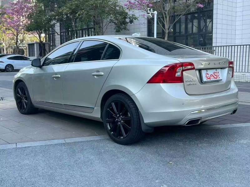 佛山20年沃尔沃S60L7