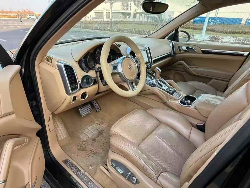 东营11年保时捷卡宴4