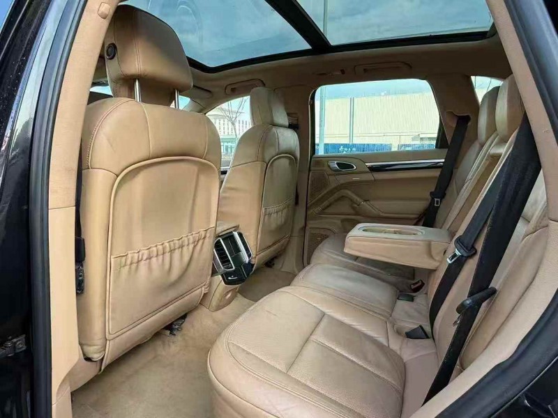 东营11年保时捷卡宴5