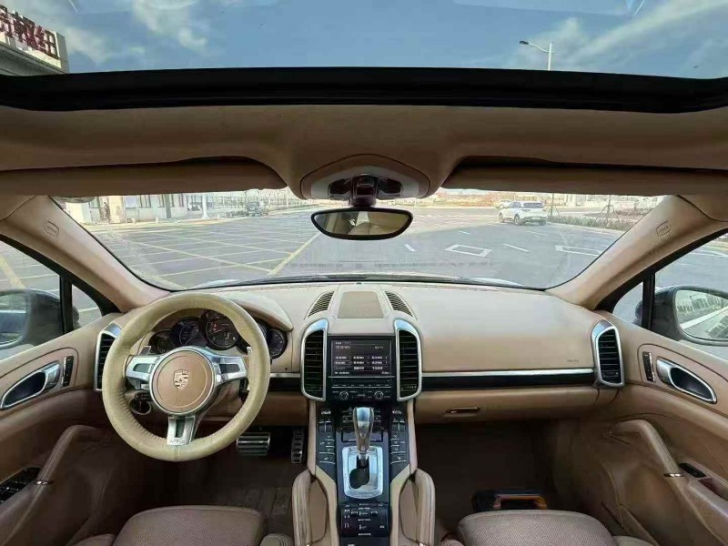 东营11年保时捷卡宴6