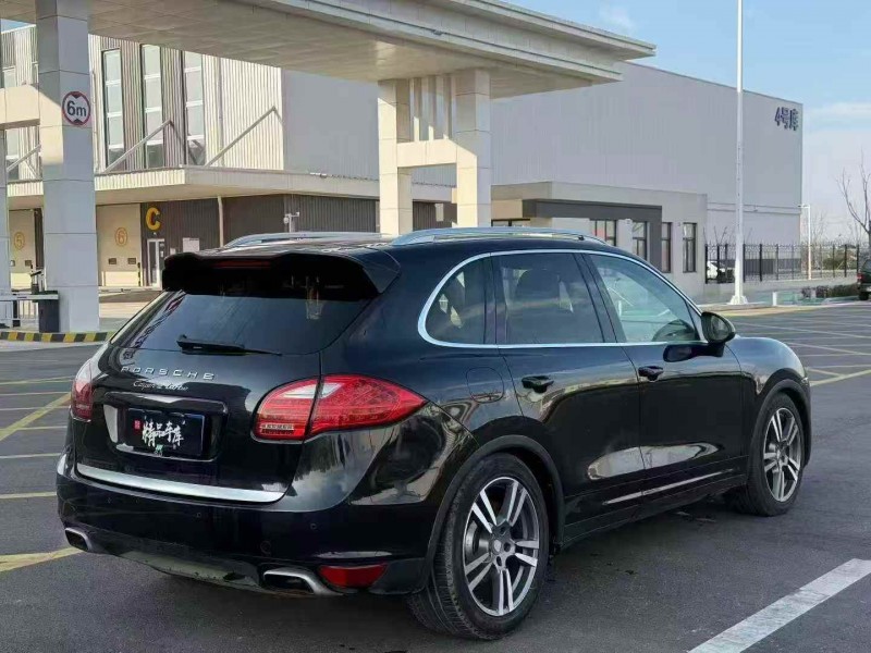 东营11年保时捷卡宴7