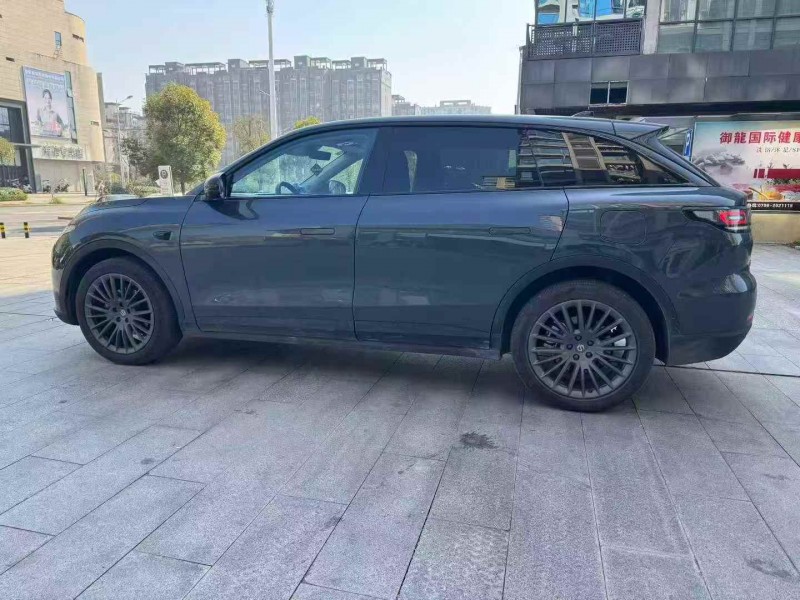 九江24年零跑汽车C113