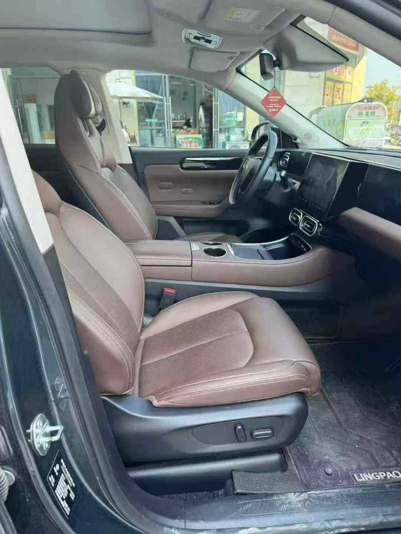 九江24年零跑汽车C116