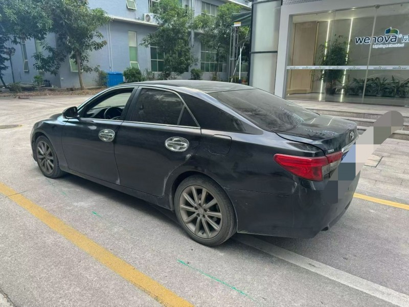 深圳15年丰田锐志4