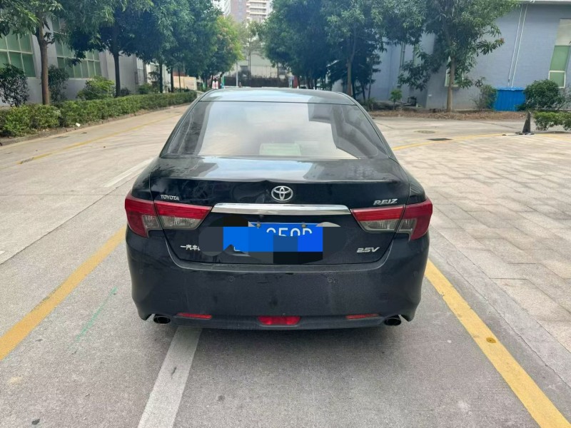 深圳15年丰田锐志5