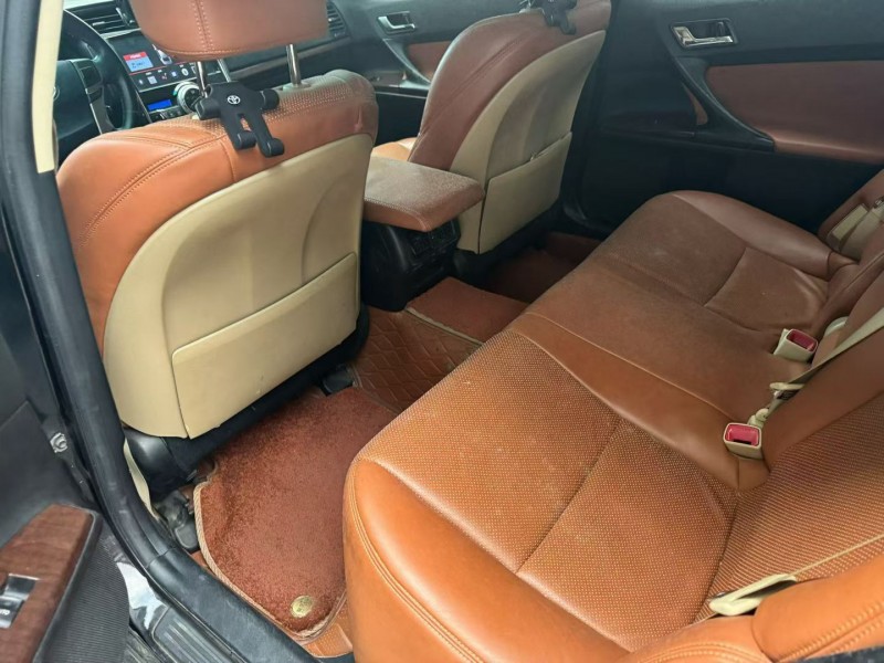 深圳15年丰田锐志7