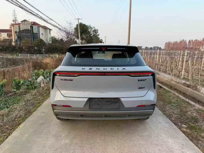 湖州25年启辰大V8