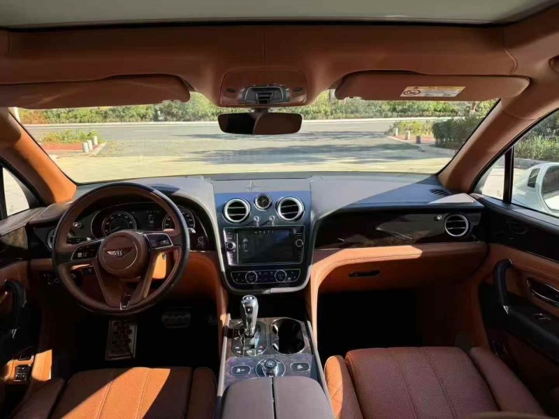 东营18年宾利添越6