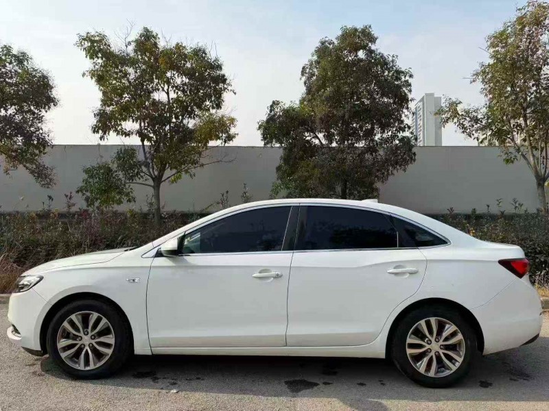 宜昌20年别克英朗7