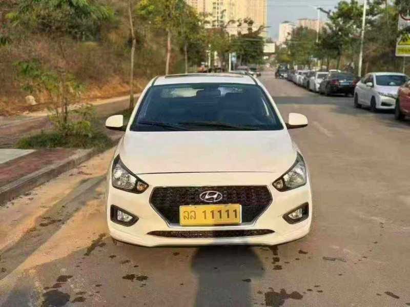 南宁18年现代瑞纳1