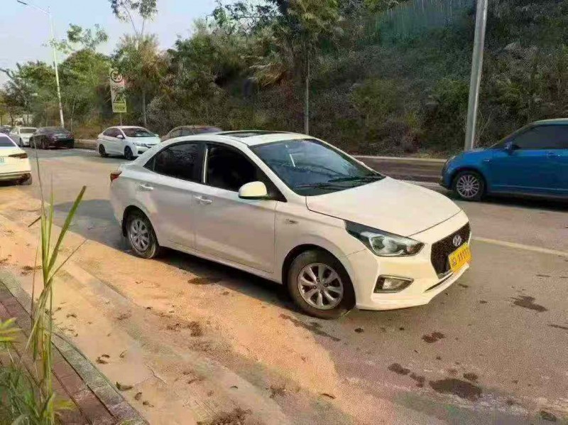 南宁18年现代瑞纳2