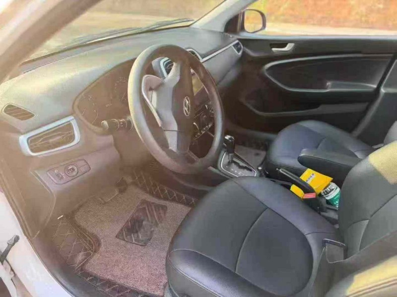 南宁18年现代瑞纳4