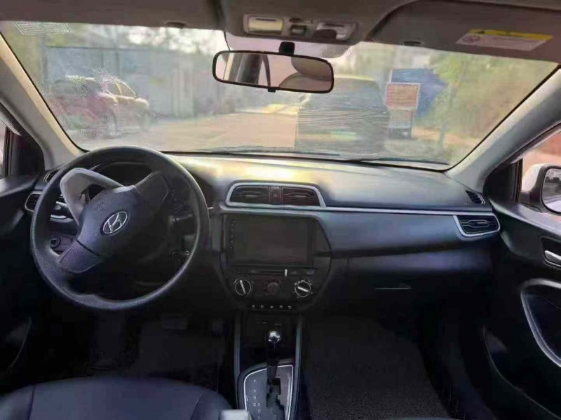 南宁18年现代瑞纳5