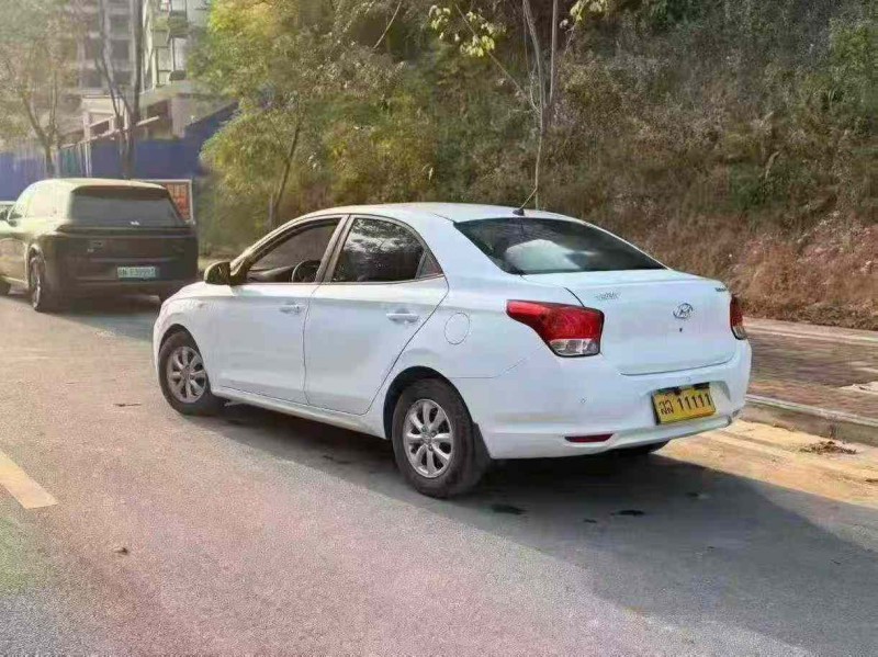 南宁18年现代瑞纳7