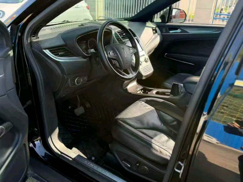 济宁17年林肯MKC4