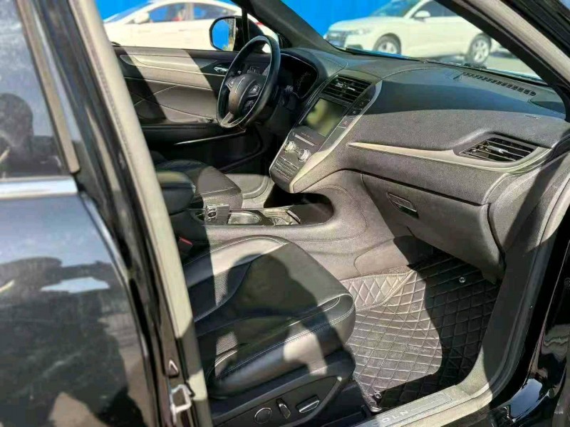 济宁17年林肯MKC5