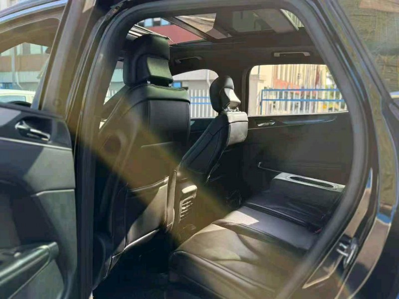 济宁17年林肯MKC6