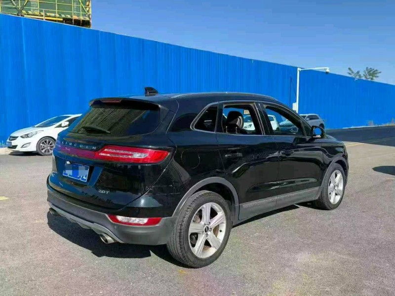 济宁17年林肯MKC8