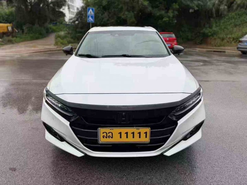 南宁22年本田雅阁1