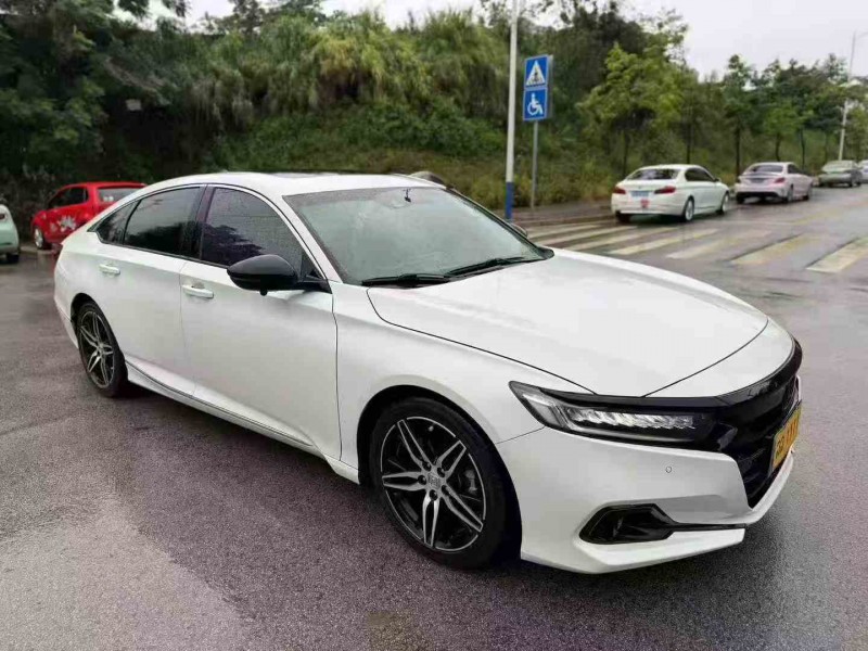 南宁22年本田雅阁2