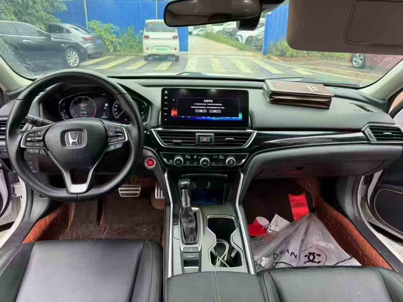 南宁22年本田雅阁5