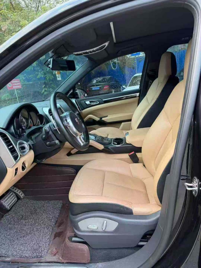 南宁14年保时捷卡宴4