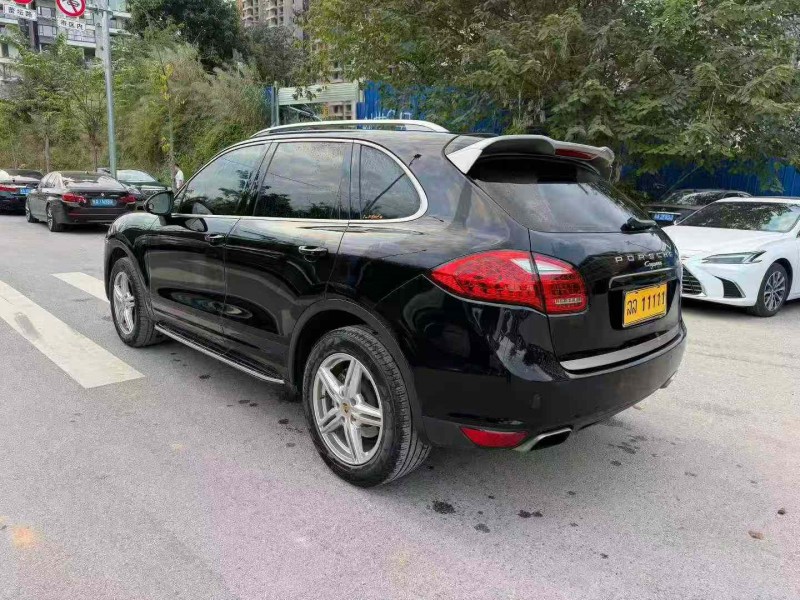 南宁14年保时捷卡宴8