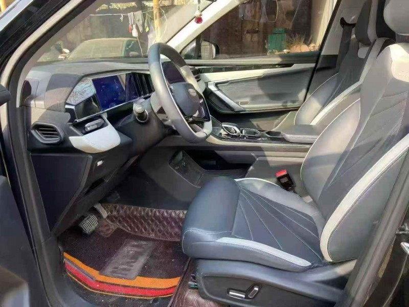 平顶山23年吉利博越5