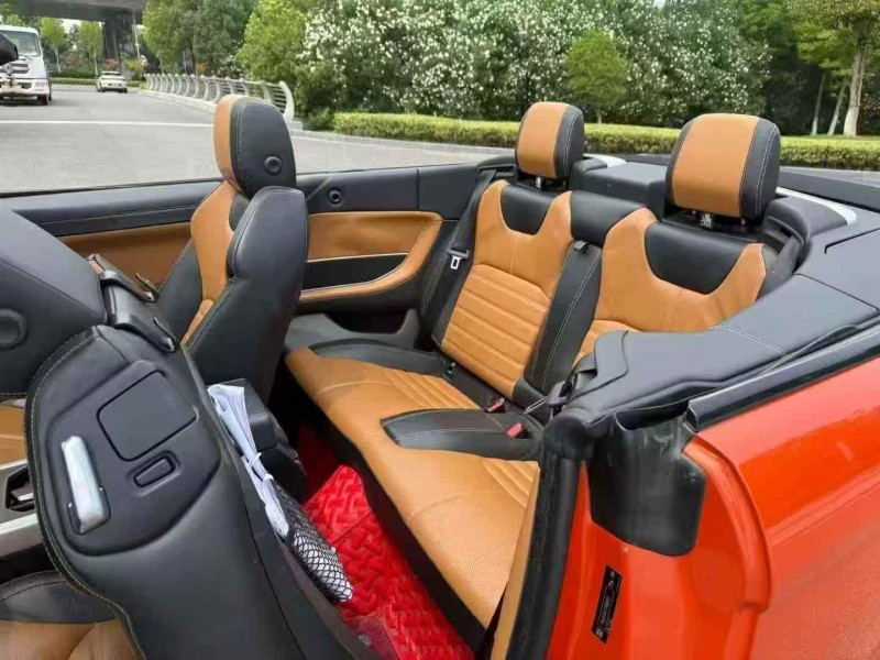 常州19年路虎极光5