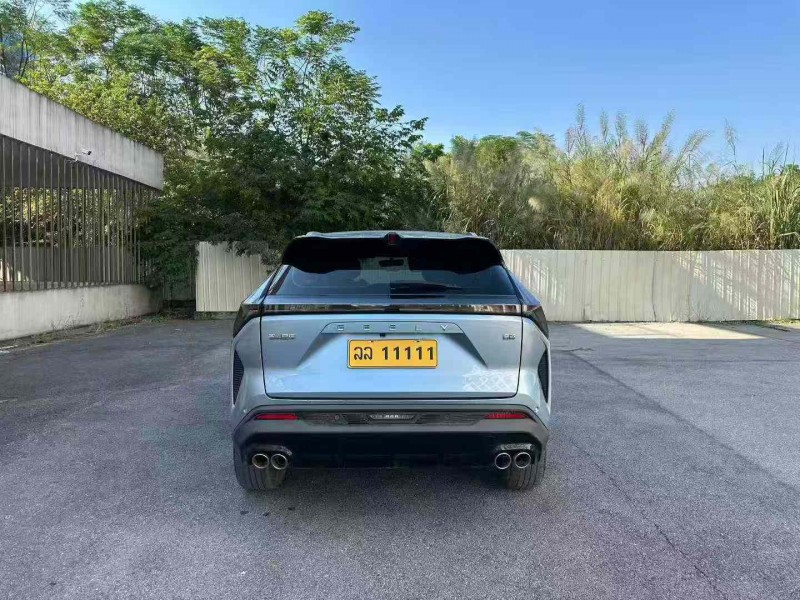 南宁23年吉利博越9