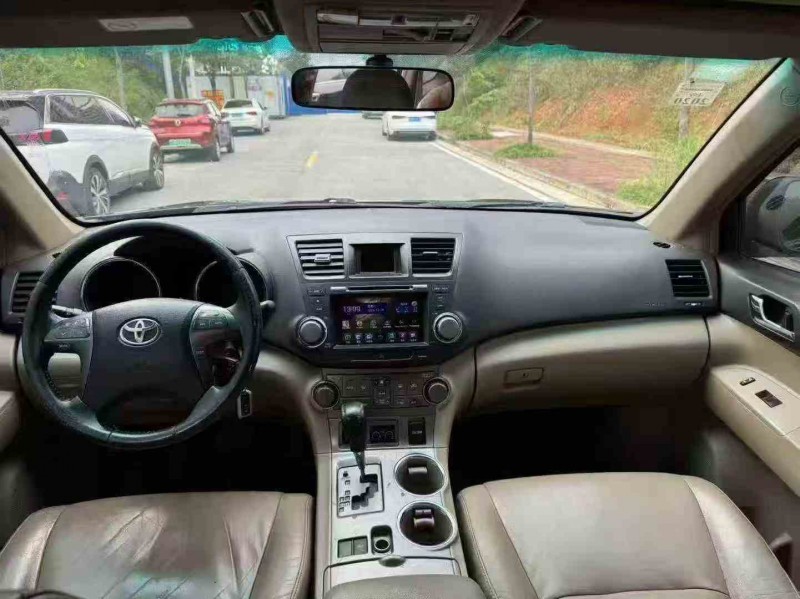 南宁12年丰田汉兰达5