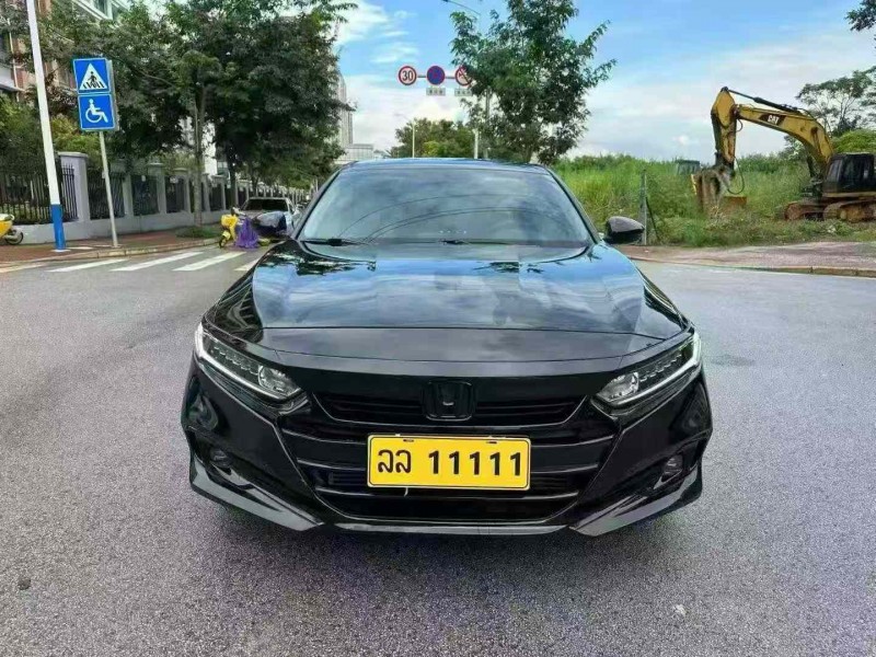 南宁22年本田雅阁1