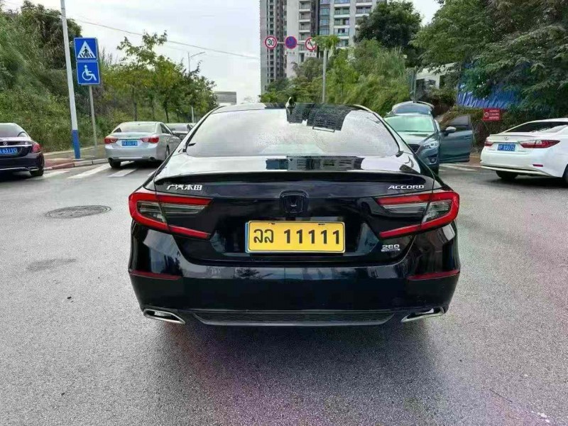 南宁22年本田雅阁9