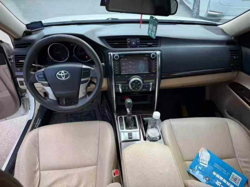 南宁13年丰田锐志5