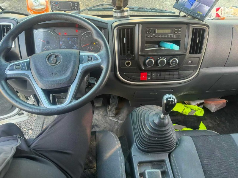 鹤壁23年陕汽德龙9