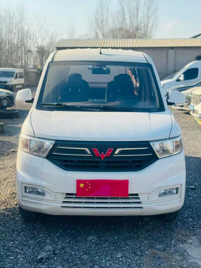 鹤壁22年五菱汽车宏光1