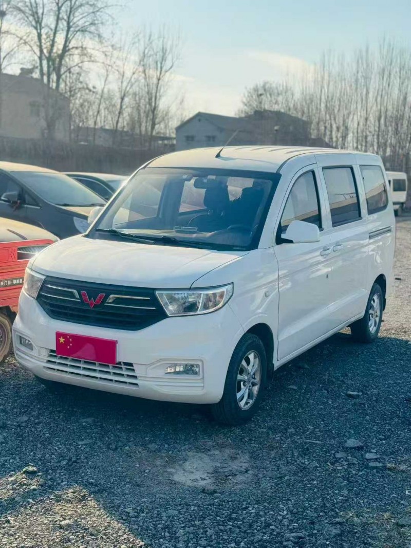 鹤壁22年五菱汽车宏光2