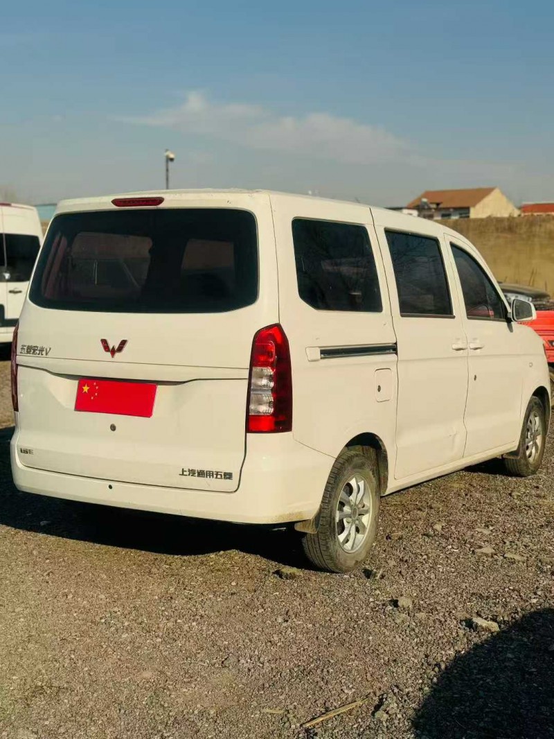 鹤壁22年五菱汽车宏光4