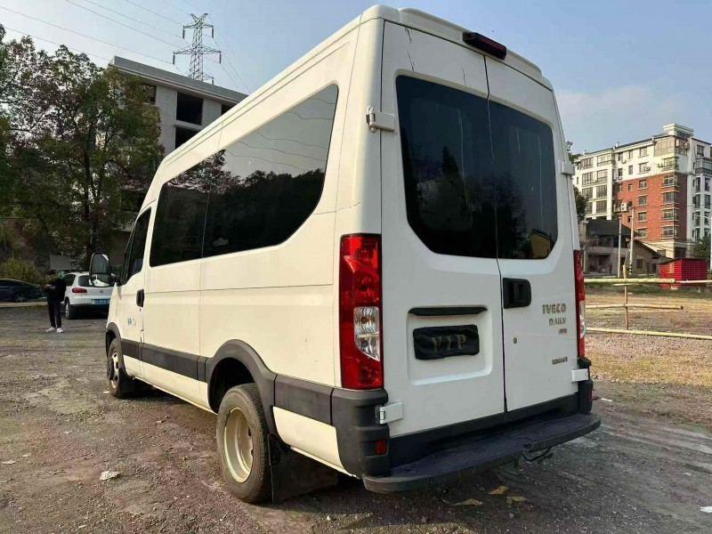 邵阳19年依维柯欧胜7