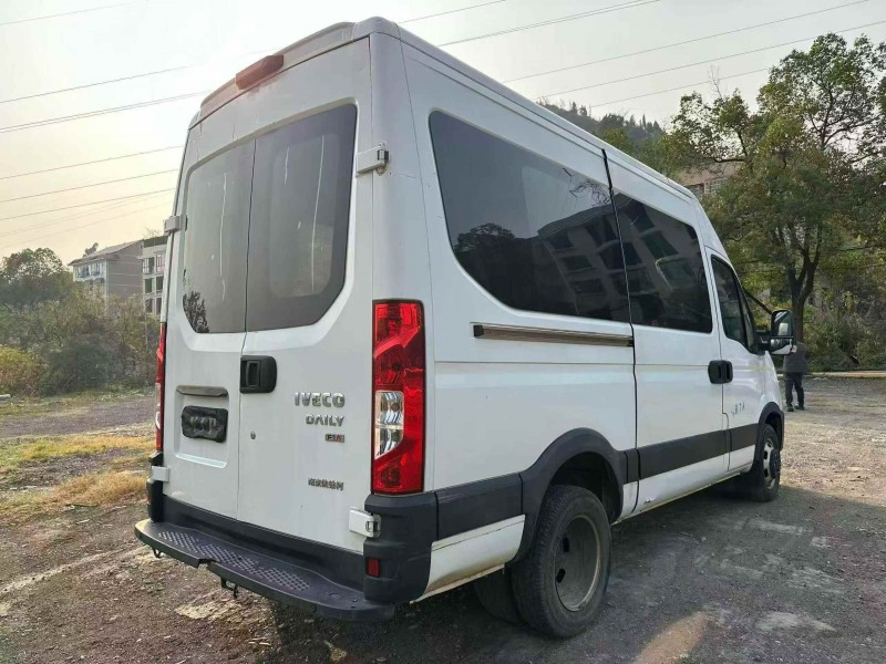 邵阳19年依维柯欧胜8