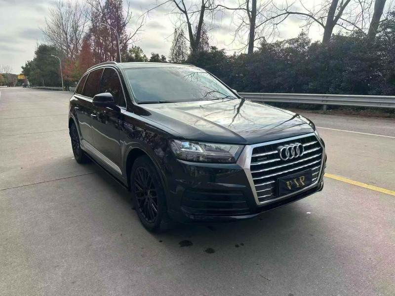 苏州17年奥迪Q73