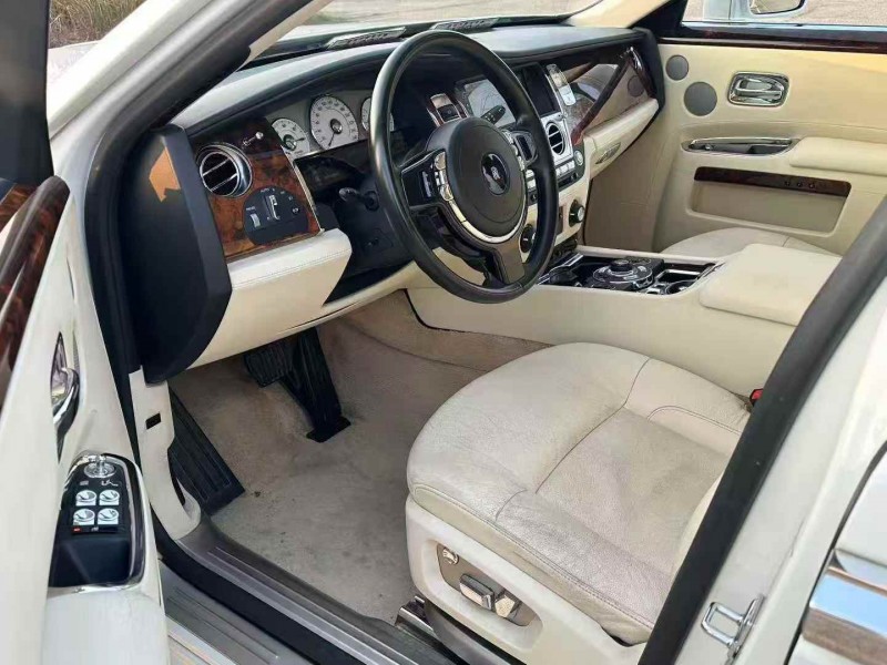 广州10年劳斯莱斯古斯特4