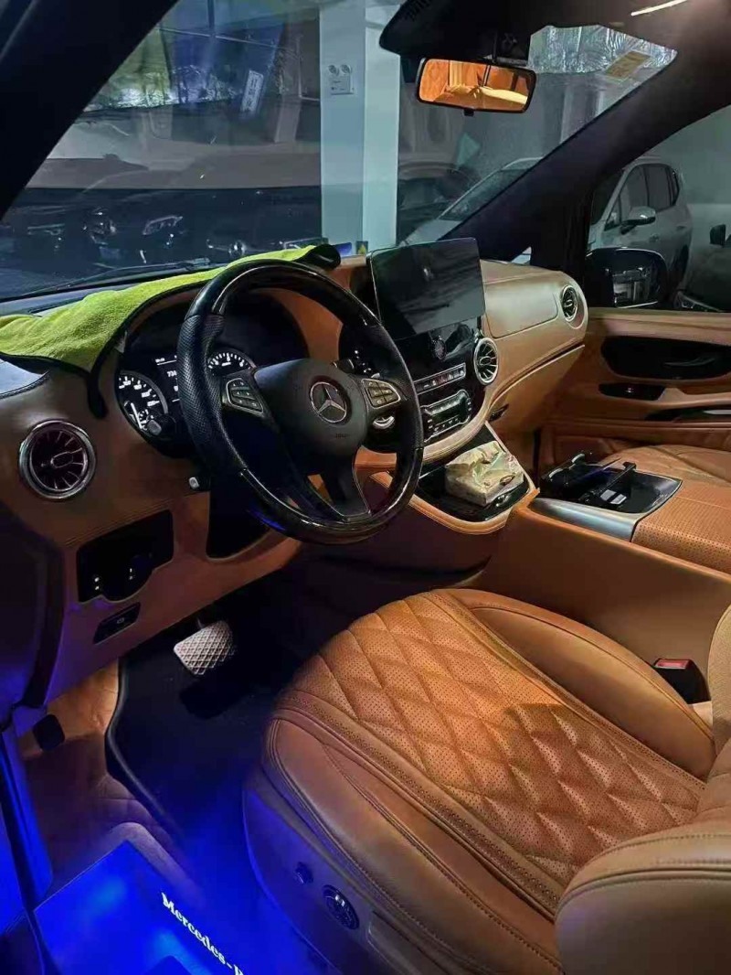 合肥21年奔驰威霆2