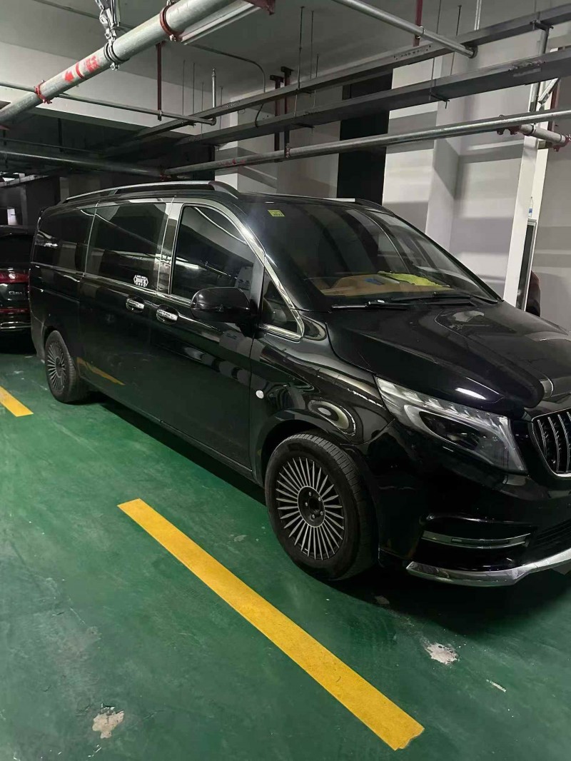 合肥21年奔驰威霆3