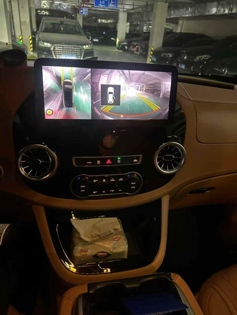 合肥21年奔驰威霆4