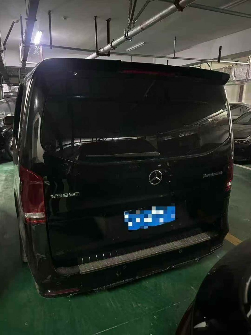 合肥21年奔驰威霆8