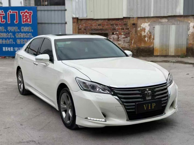 茂名16年丰田皇冠3