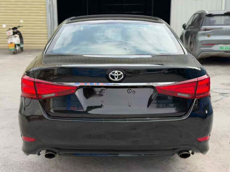 茂名18年丰田皇冠5