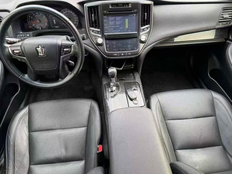 茂名18年丰田皇冠8