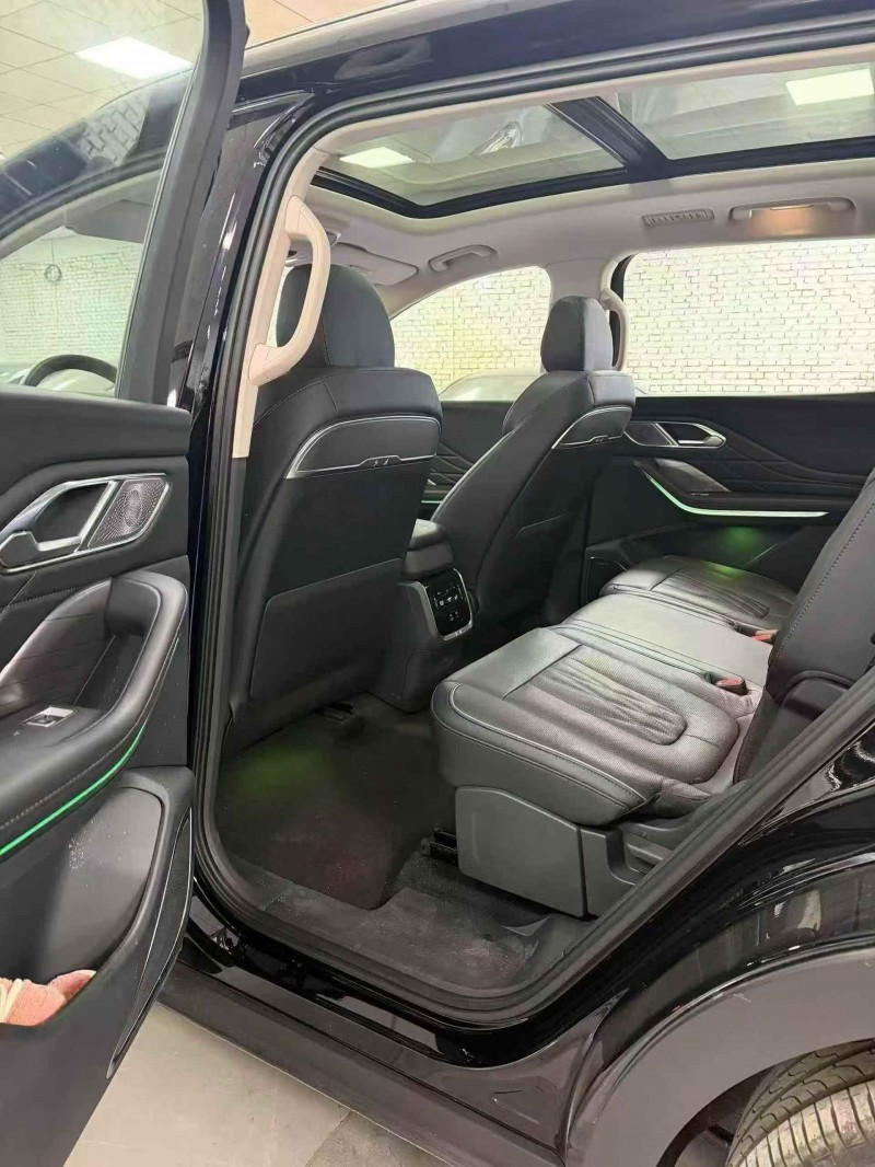 保定25年红旗HS73